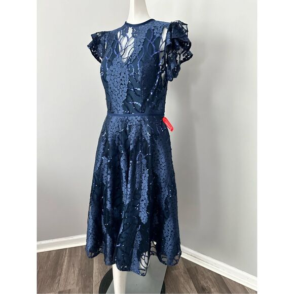MAC DUGGAL FLUTTER SLEEVE SEQUIN APPLIQUE COCKTAIL DRESS - Picture 5 of 10